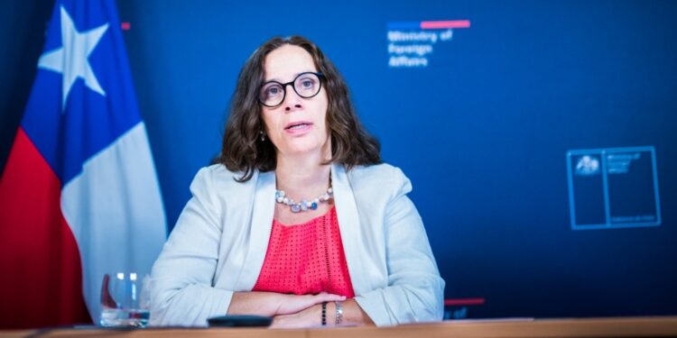 Directora de Comunicaciones de Cancillería renunció tras filtración de audio donde debatían respuesta a embajador Bielsa