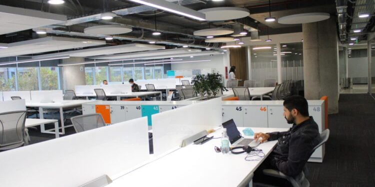 Las oficinas del futuro: sin paredes ni separación por cargo