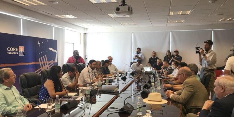 Así fue la reunión del gobernador regional con los usuarios (empresarios) del sistema franco