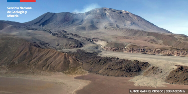 Senapred decreta Alerta Naranja para el volcán Láscar ante aumento de la sismicidad