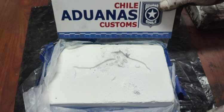 Aduanas detectó cocaína en camión cargado con Zinc