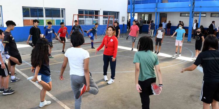 Ministros lanzan Plan Verano con talleres de música, deportes, culturales y pedagógicas desplegados en las 16 regiones del país