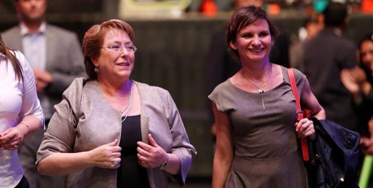 Bachelet analiza ser candidata a consejera constitucional, pero pide lista única oficialista