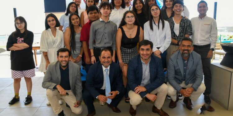 Distinguen a 14 mejores puntajes PAES del Liceo Bicentenario Minero Juan Pablo II