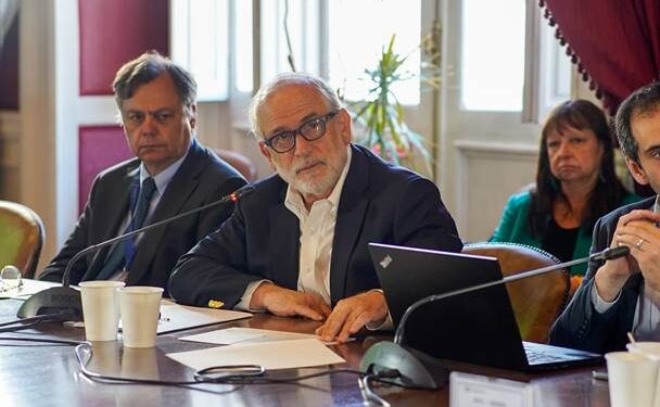 Ministro Montes afirma que proyecto de garantía hipotecaria estimulará la construcción y compra de viviendas