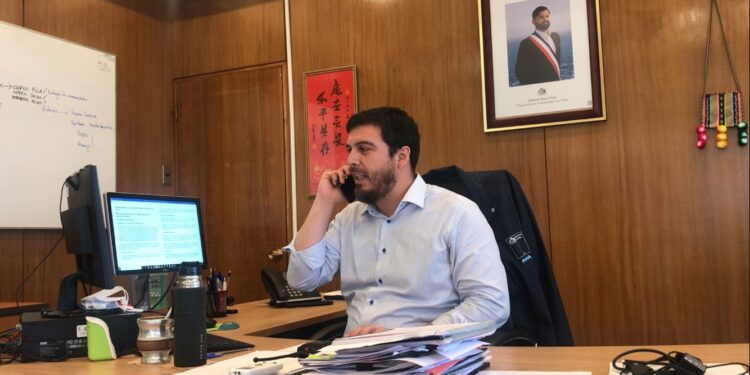 Delegado felicitó a estudiantes que obtuvieron Distinción a las Trayectorias Educativas en Tarapacá