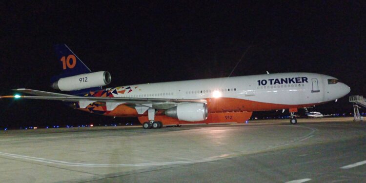 “Ten Tanker” ya está en Chile: Llegó a Antofagasta y se alista para ir a Concepción a combatir los incendios