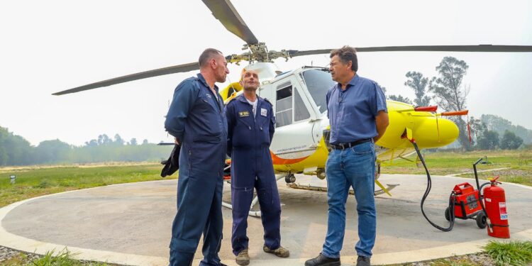Ministro Valenzuela ante complejo escenario para el despliegue de aeronaves: “Debemos actuar con toda la fuerza, pero no con irresponsabilidad” 