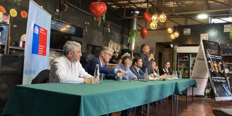 Diálogo de la Cámara de Comercio de Alto Hospicio con minipymes