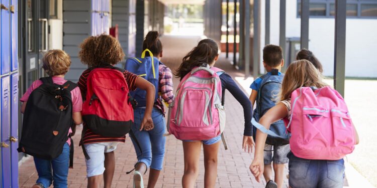 Calzado y mochilas: Cómo elegir lo más apropiado para el regreso a clases