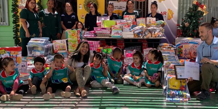 Donan material didáctico a sala cuna y jardín infantil de Integra en Pozo Almonte