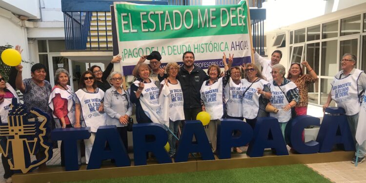 Profesores jubilados dialogan con el Delegado Presidencial sobre la deuda histórica