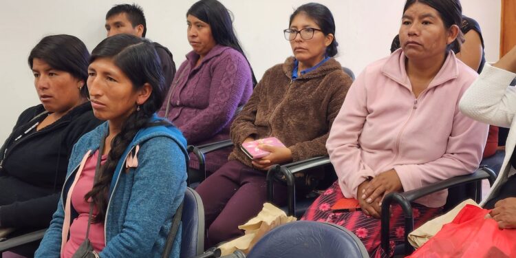 Familias de diversas localidades de la comuna de Huara fortalecieron sus habilidades parentales