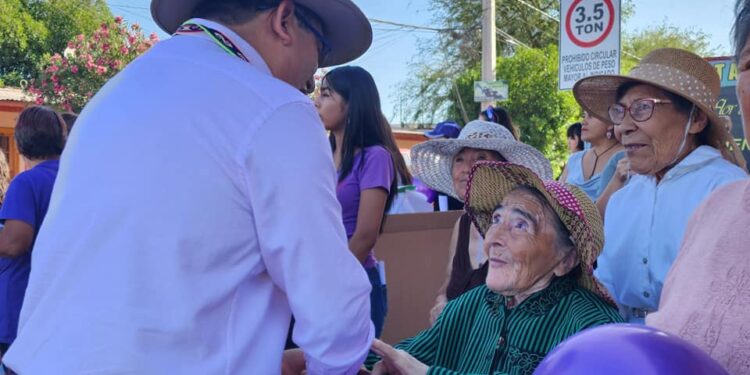 Huara conmemoró Día de la Mujer con Pasacalle de Lakitas