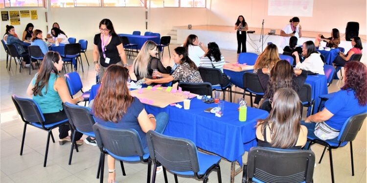 En UNAP analizan cómo mejorar conciliación laboral y familiar en contexto de nueva Política de Igualdad