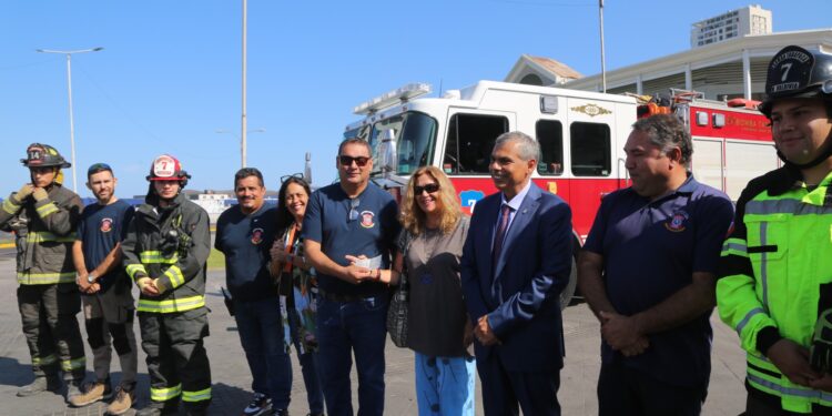 Municipalidad de Iquique entrega subvención de $160 millones al Cuerpo de Bomberos de Iquique