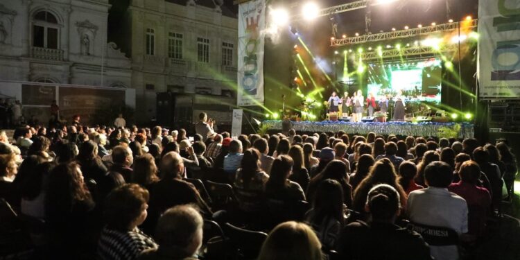 Municipalidad de Iquique invita a participar en el 14 Festival de la Voz Femenina “Elena Caffarena”