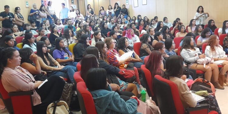 Subsecretaria Lagos visitó estadías transitorias para migrantes en Iquique y se reúne con comunidad educativa de la UNAP