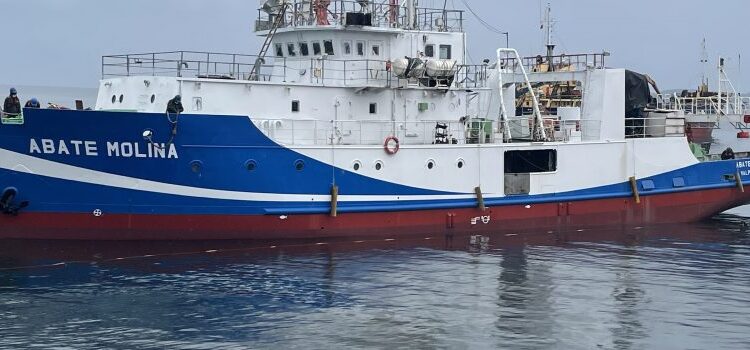 Buque científico Abate Molina zarpó a investigar el jurel entre Arica y Valparaíso