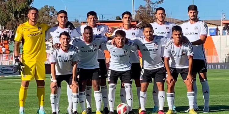 El golazo que el arquero de Cobresal le anotó a Colo Colo, que se aleja de los líderes