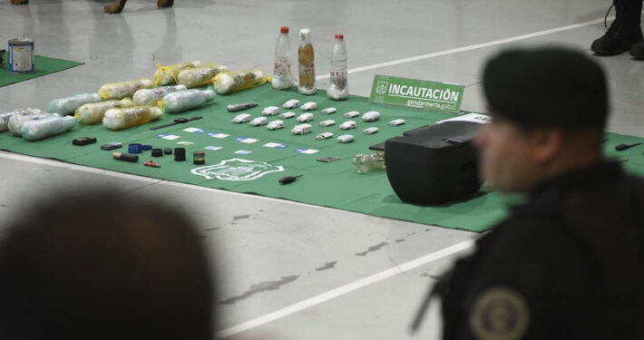 Nuevo allanamiento en 27 cárceles del país: Gendarmería incautó 563 armas blancas y 331 celulares