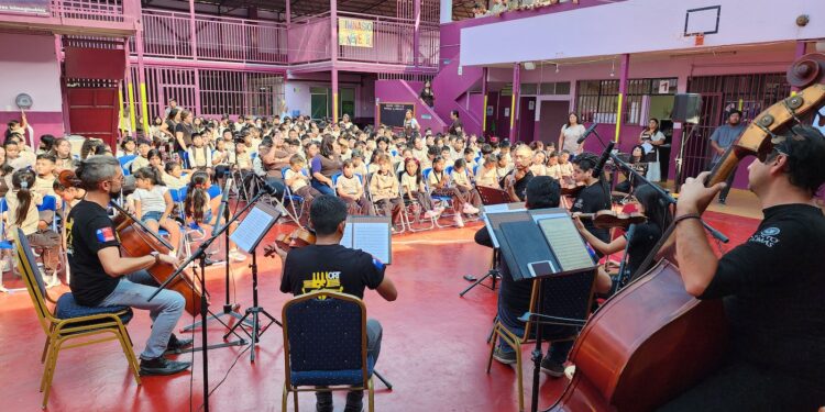 Orquesta Regional de Tarapacá impulsa creación de nueva agrupación musical en Escuela Básica Francisco Forgione
