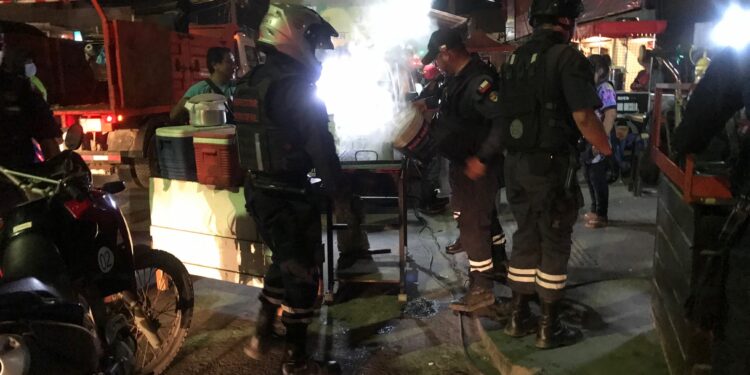 43 carros fueron decomisados en nocturna fiscalización al comercio informal en Alto Hospicio