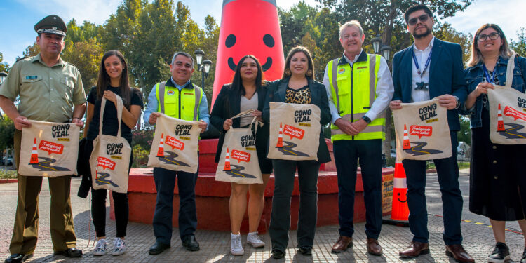 Educación vial: Cono Gigante realiza visita a estudiantes para promover la responsabilidad de peatones y futuros conductores