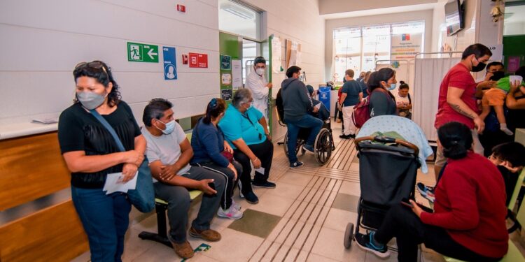 Operativo médico y social reunió a 25 especialistas en CESFAM de Pica