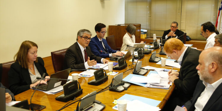 Ministro de Hacienda anuncia nuevas indicaciones al proyecto de Royalty Minero en Comisión de Hacienda del Senado