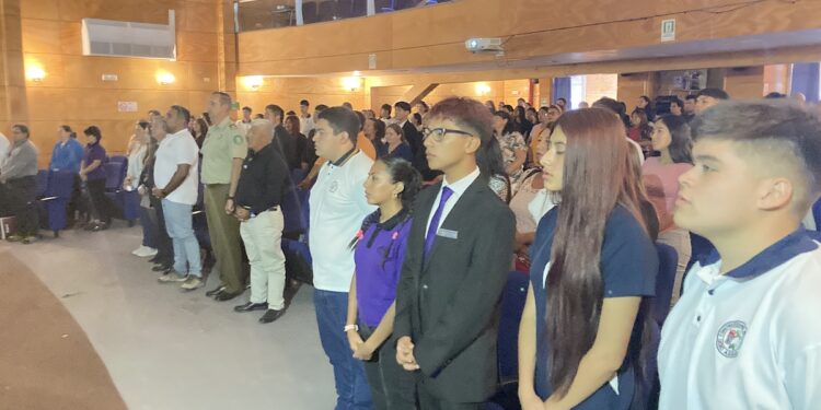 Imparten curso de conducción a estudiantes de enseñanza media de Pozo Almonte