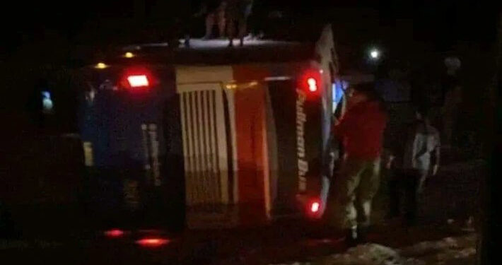 Dos muertos y 8 lesionados en accidente cerca de la cuesta de Chiza, comuna de Huara
