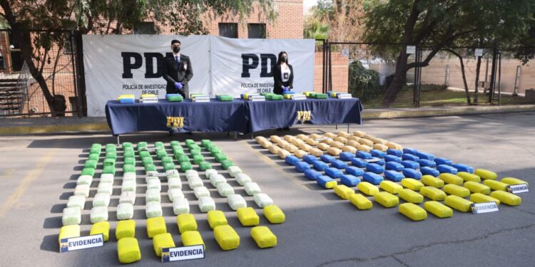 Operación Binomio 2: Incautan 212 kilos de drogas de organización extranjera