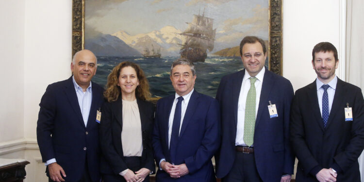 Presidenta de SOFOFA se reúne con ministros de Economía y de Transportes, con los senadores Coloma, Walker y Rincón y con el Director Nacional del SERNAC
