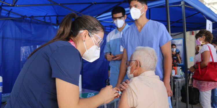 Salud municipal de Iquique implementa medidas para enfrentar crisis por virus respiratorios