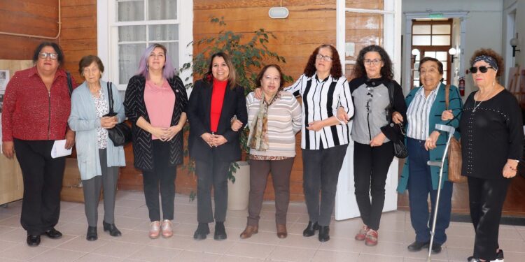 Lanzan iniciativa “Tejiendo memorias”