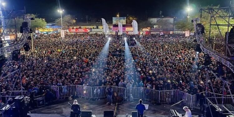 Cerca de 20 mil personas disfrutaron de tradicional serenata a la Virgen del Carmen