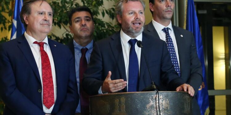 Diputado Trisotti pide vía transparencia se aclare trato directo a persona natural por $751.842.000 por concepto de servicios de alimentación en Región de Tarapacá