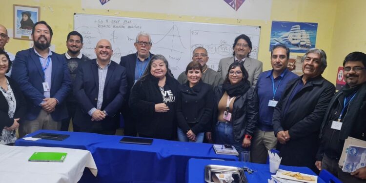Liceos de adultos de Iquique exponen sus necesidades al equipo de la Nueva Educación Pública