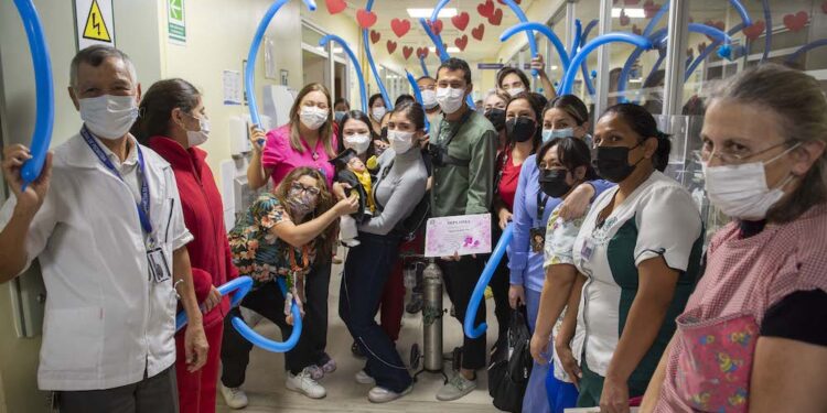 Prematuro de 718 gramos logra su alta médica desde Neonatología del Hospital de Iquique