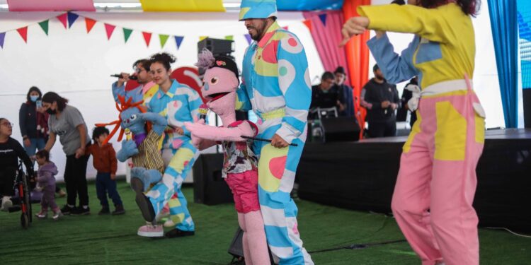 Teletón festeja Día del Niño presentando a su niña embajadora y su himno oficial 2023