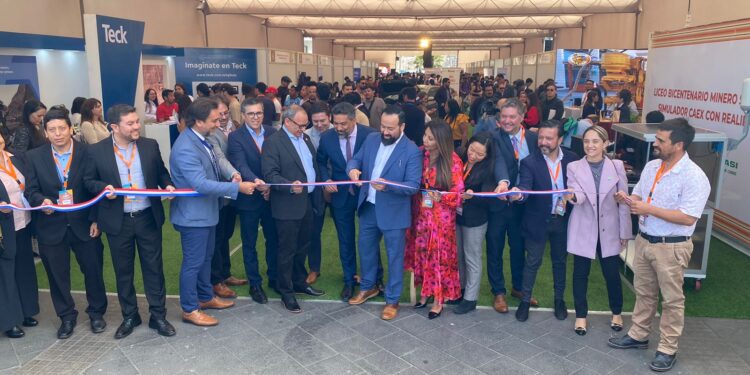 Seremi de Minería y Asociación de Industriales inauguran CIMIT 2023 y Feria Laboral