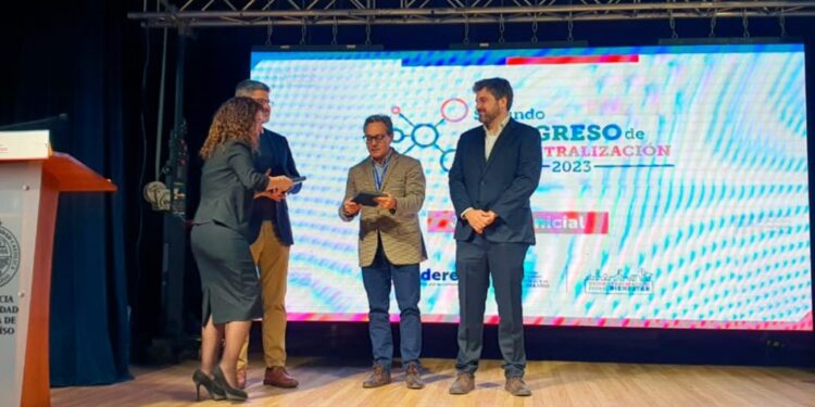 Tarapacá expone sus casos de éxito en II Congreso de Descentralización