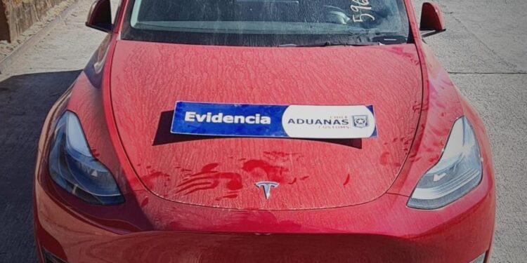 Incautan auto eléctrico en Avanzada Aduanera de Quillagua