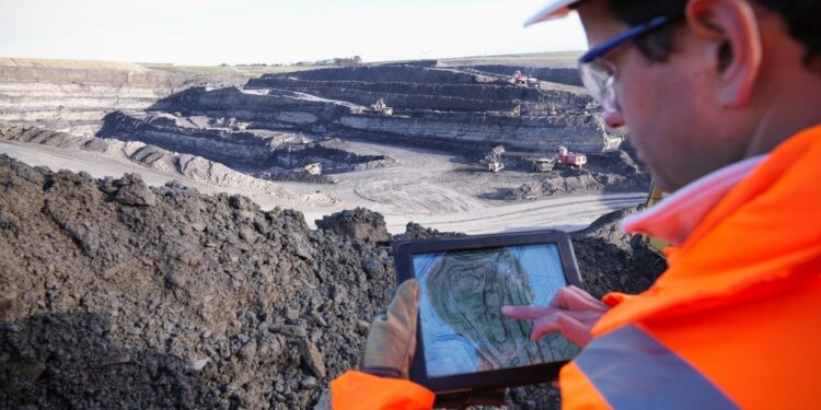 En el Día del Minero: Minería 4.0: las soluciones tecnológicas que prometen dotar las faenas de seguridad y operación remota