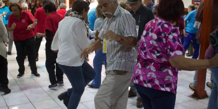 SEREMI de Salud Tarapacá realiza “Fiesta Saludable” que contó con la presencia de más de 200 personas mayores