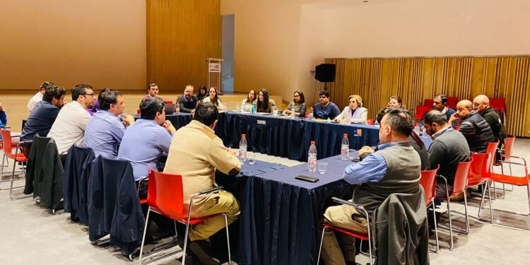 Sello Rojo / Con acuerdos avanza mesa de trabajo con importadores de vehículos ZOFRI