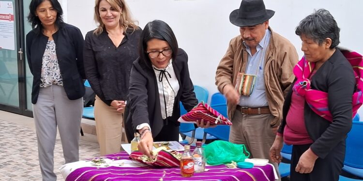 Tarapacá recibe a educadores de Perú, Bolivia y Chile en seminario de educación intercultural