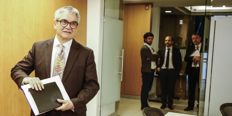 Ministro Marcel destaca baja en la inflación y estima que tendencia se mantendrá
