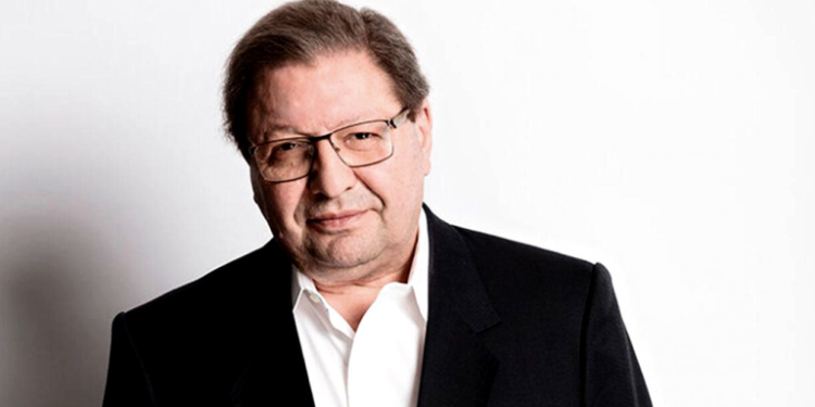 Ascanio Cavallo: “El gobierno, empezando por el Presidente Boric, desconocía la enorme complejidad del proceso de la UP”